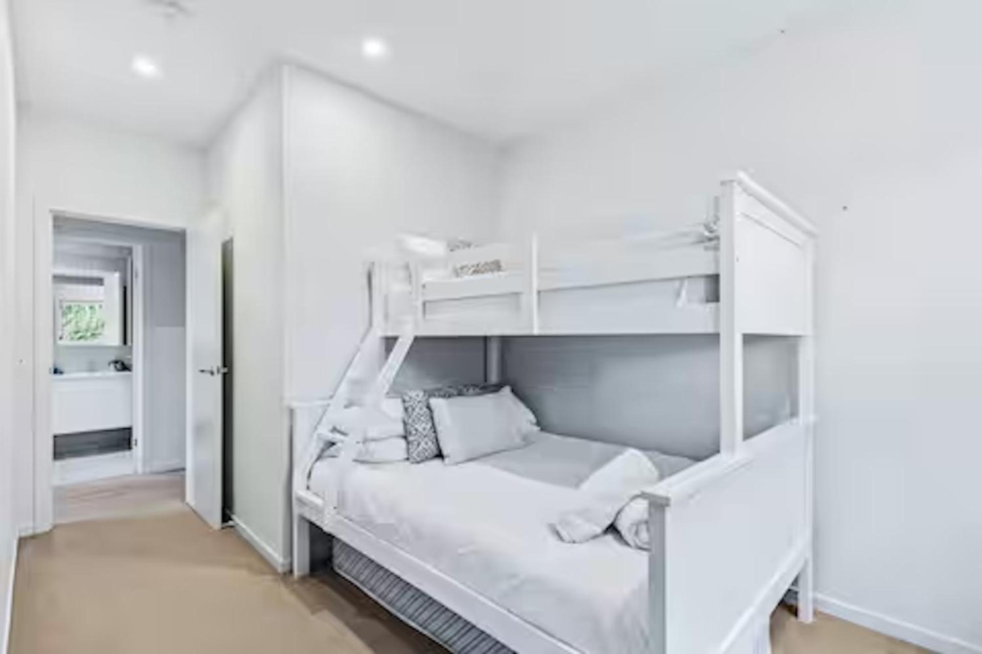 Apartment Park Ave Retreat - 3 Carparks, Wifi, Bbq, King Bed