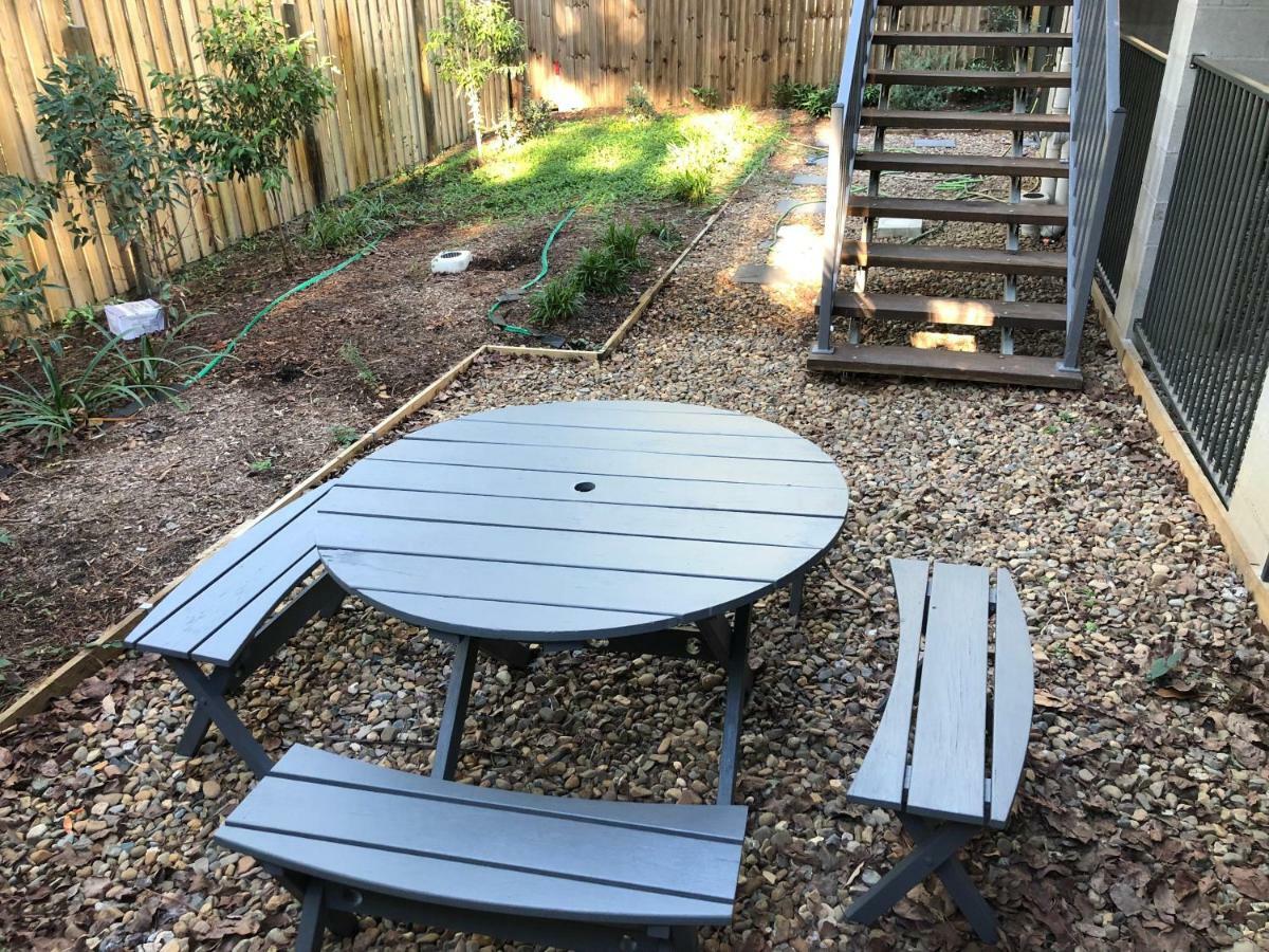 Park Ave Retreat - 3 Carparks, Wifi, Bbq, King Bed Apartment *