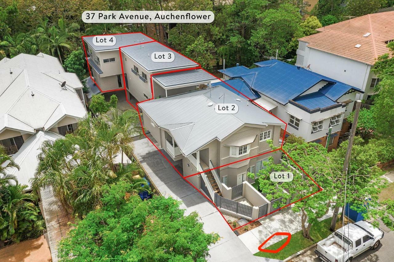 Park Ave Retreat - 3 Carparks, Wifi, Bbq, King Bed Apartment *